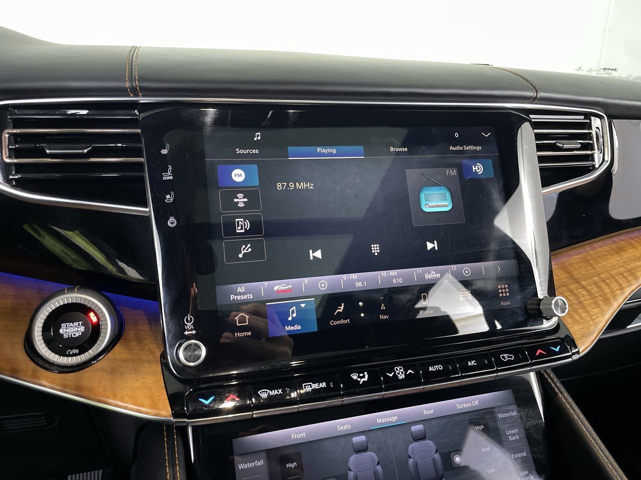 2022 Jeep Grand Wagoneer Series III