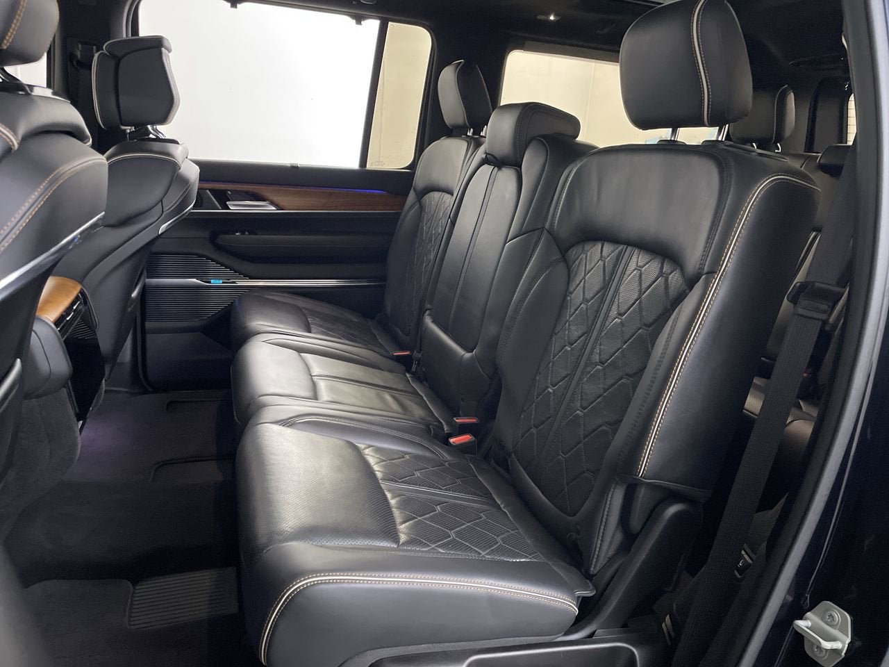 2022 Jeep Grand Wagoneer Series III