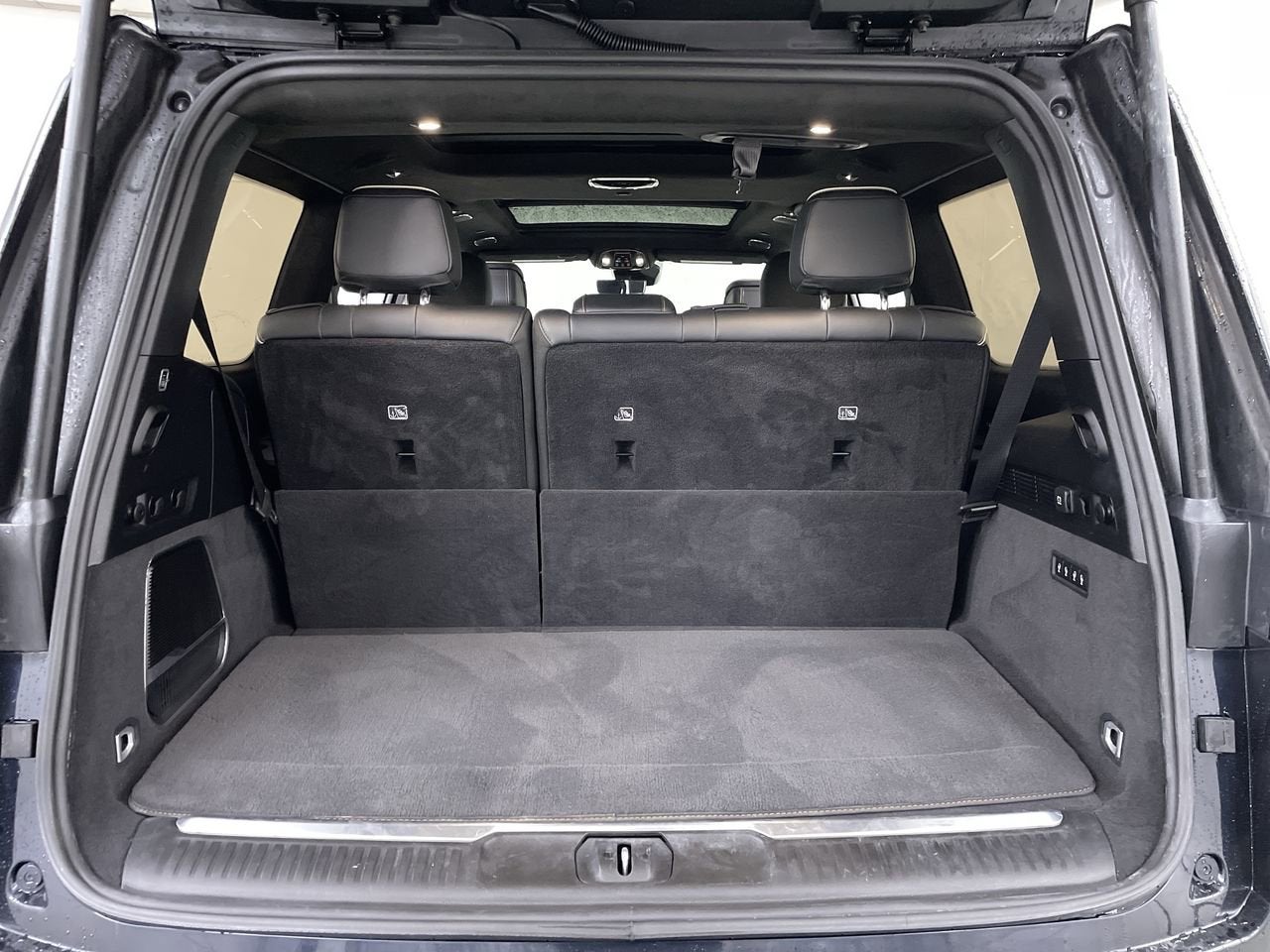 2022 Jeep Grand Wagoneer Series III