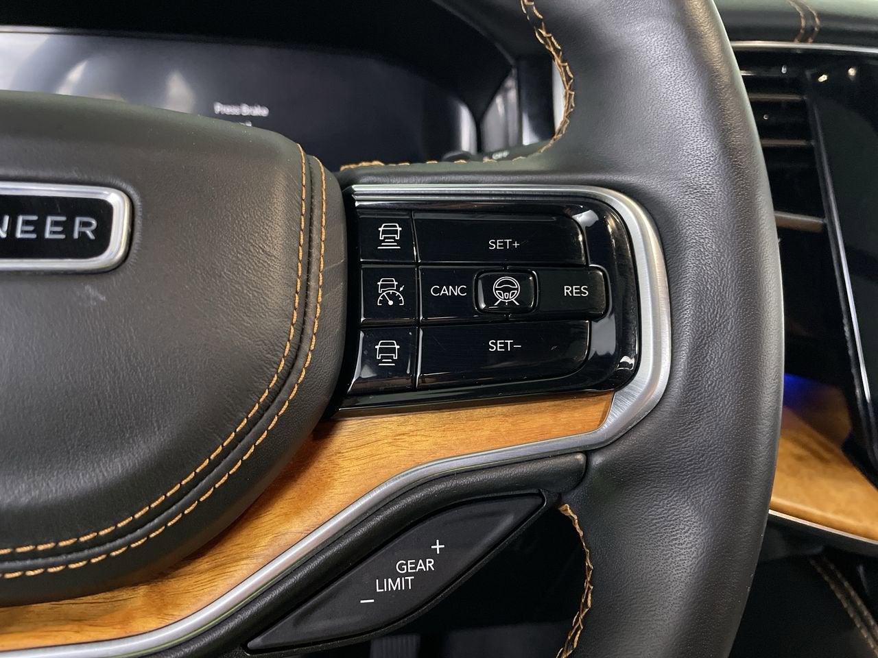 2022 Jeep Grand Wagoneer Series III