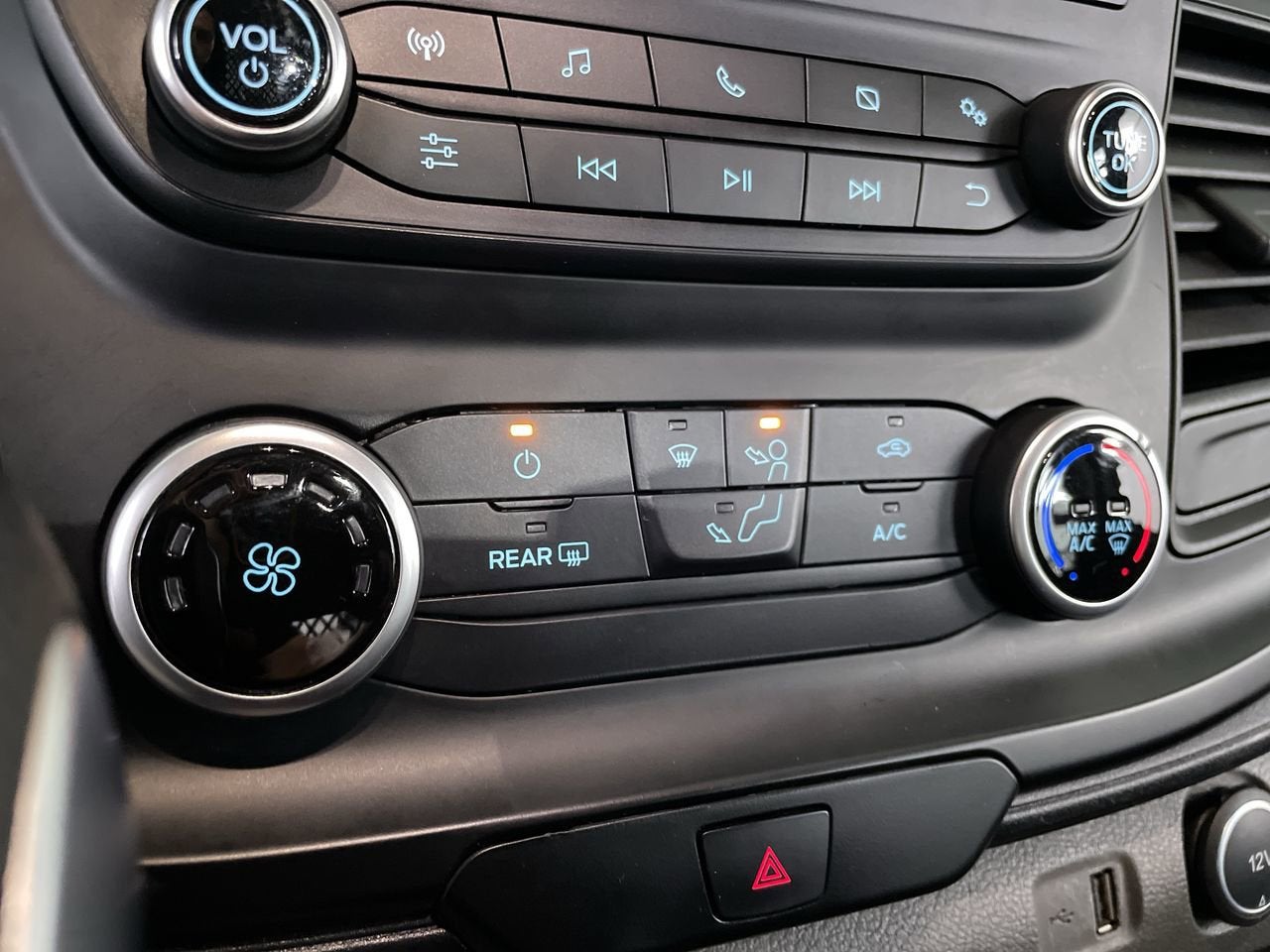 2023 Ford Transit Cargo Van T-250 130" Low Rf 9070 GVWR RWD