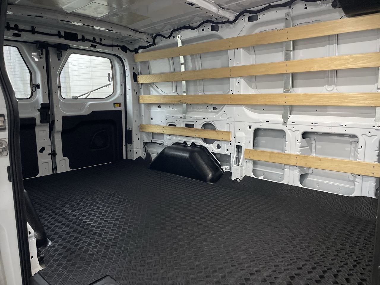 2023 Ford Transit Cargo Van T-250 130" Low Rf 9070 GVWR RWD