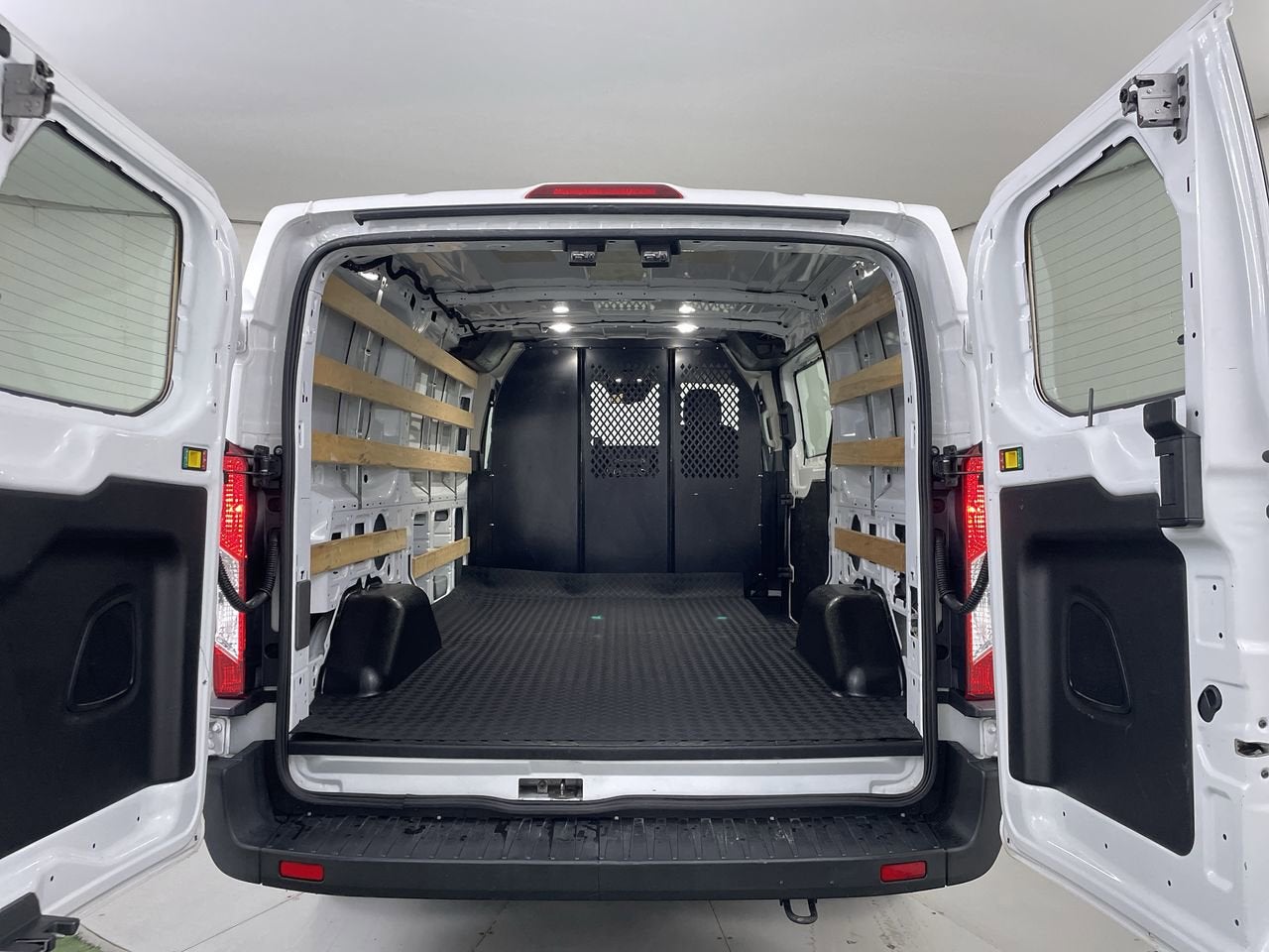 2023 Ford Transit Cargo Van T-250 130" Low Rf 9070 GVWR RWD