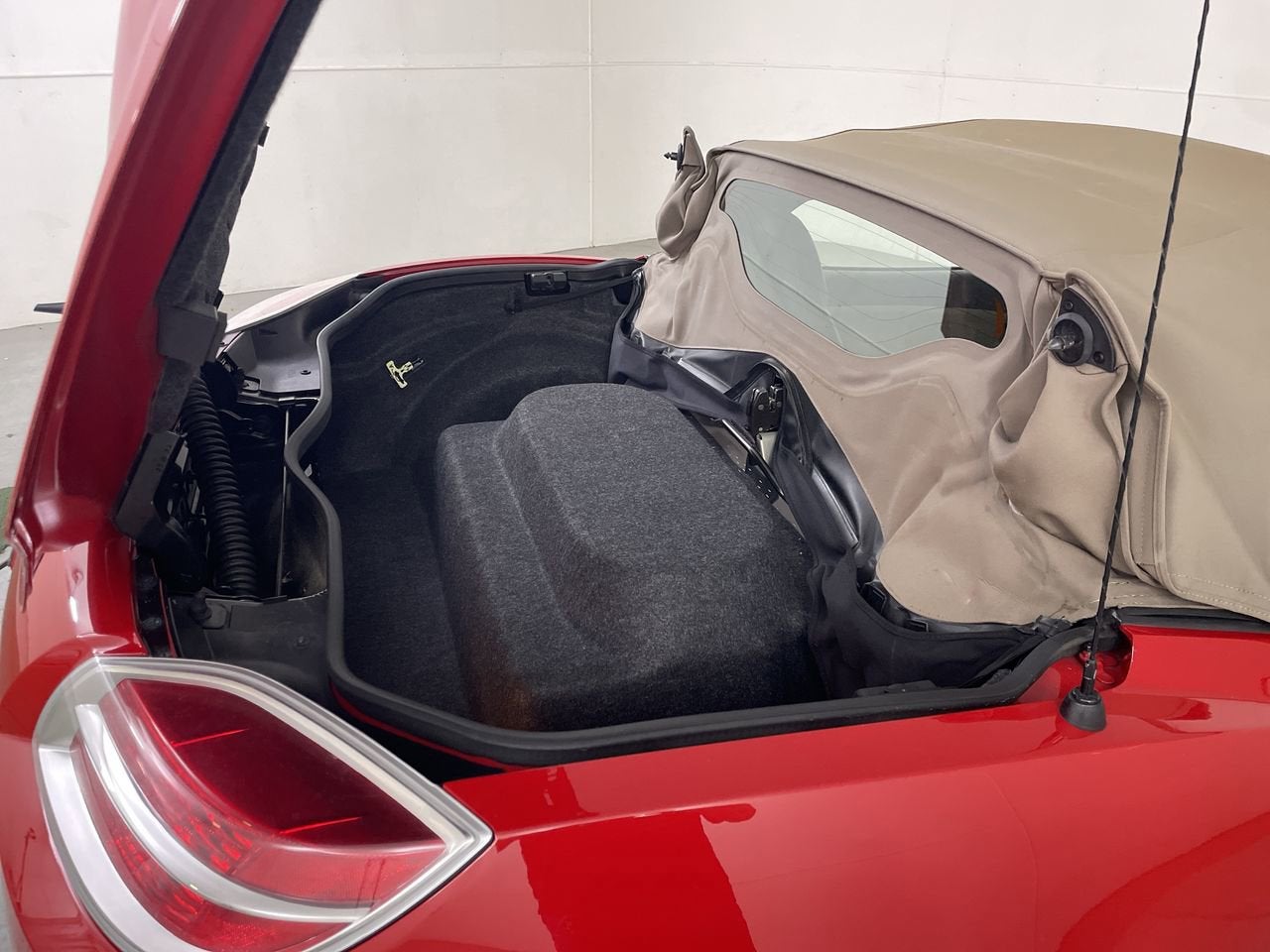 2007 Saturn Sky Red Line