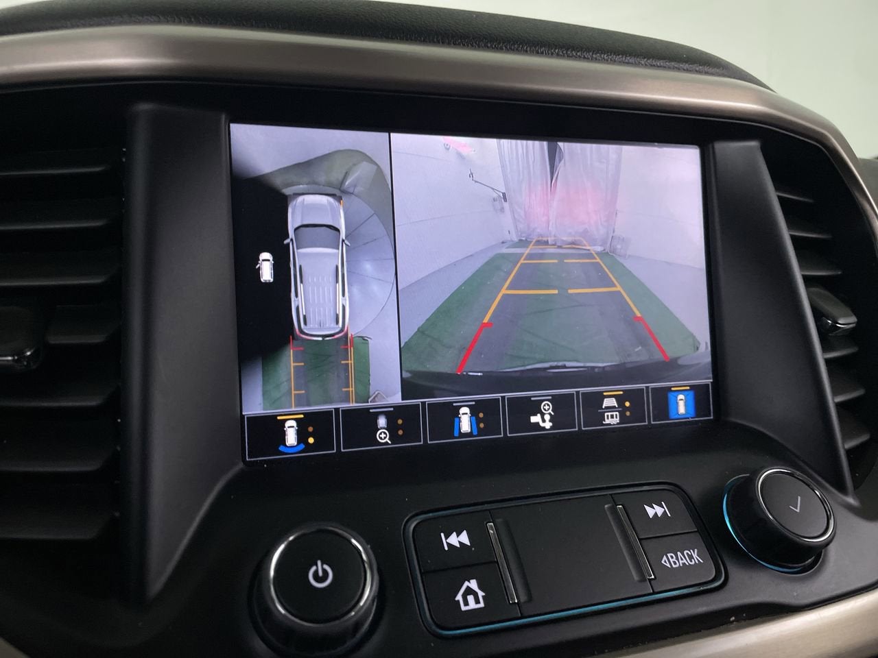 2022 GMC Acadia Denali