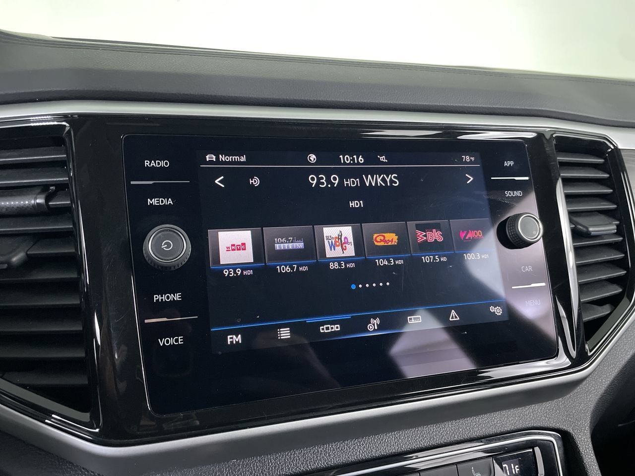 2022 Volkswagen Atlas 3.6L V6 SE w/Technology