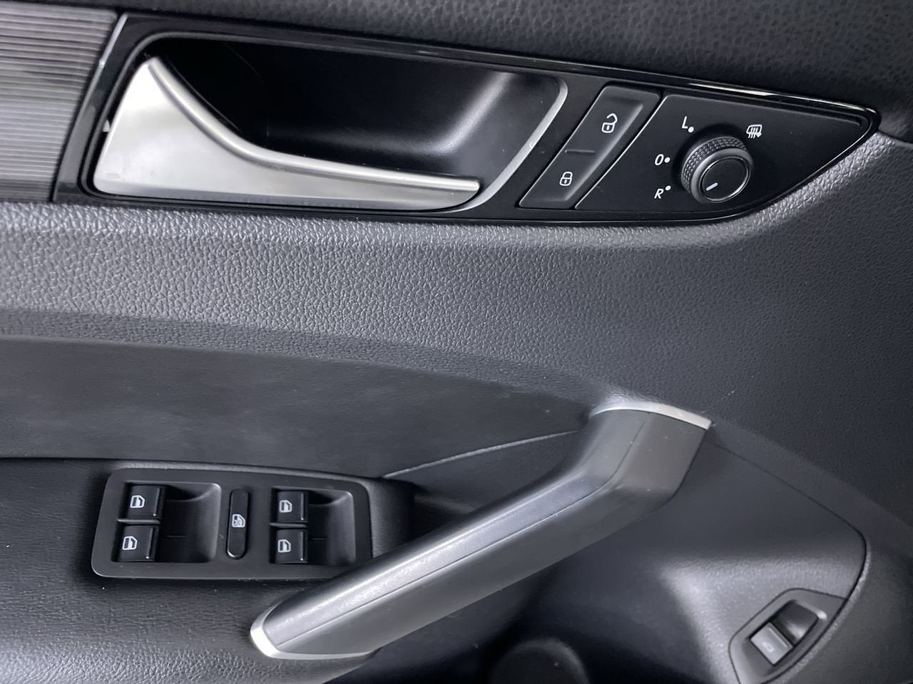 2021 Volkswagen Passat 2.0T R-Line