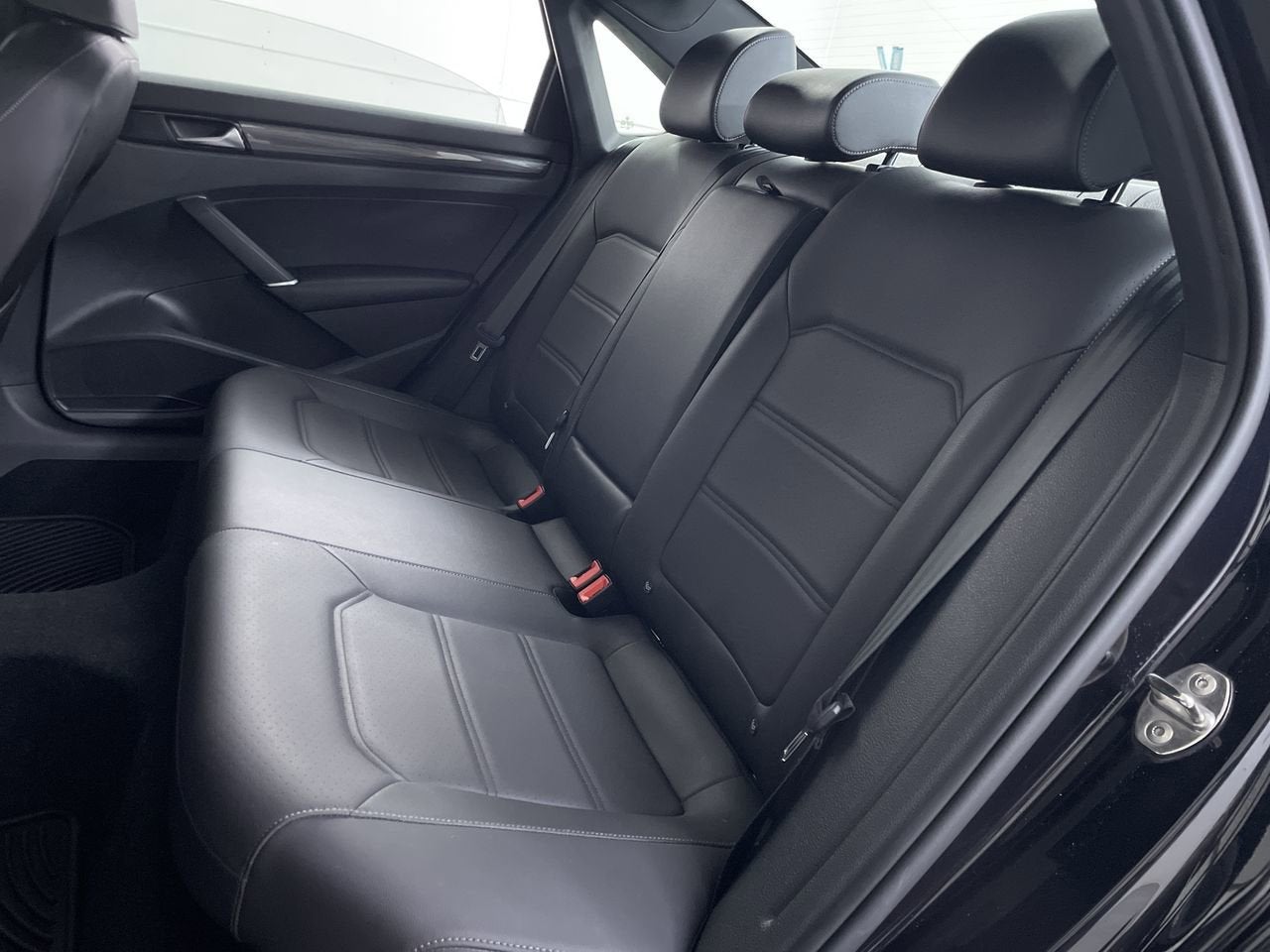 2021 Volkswagen Passat 2.0T R-Line