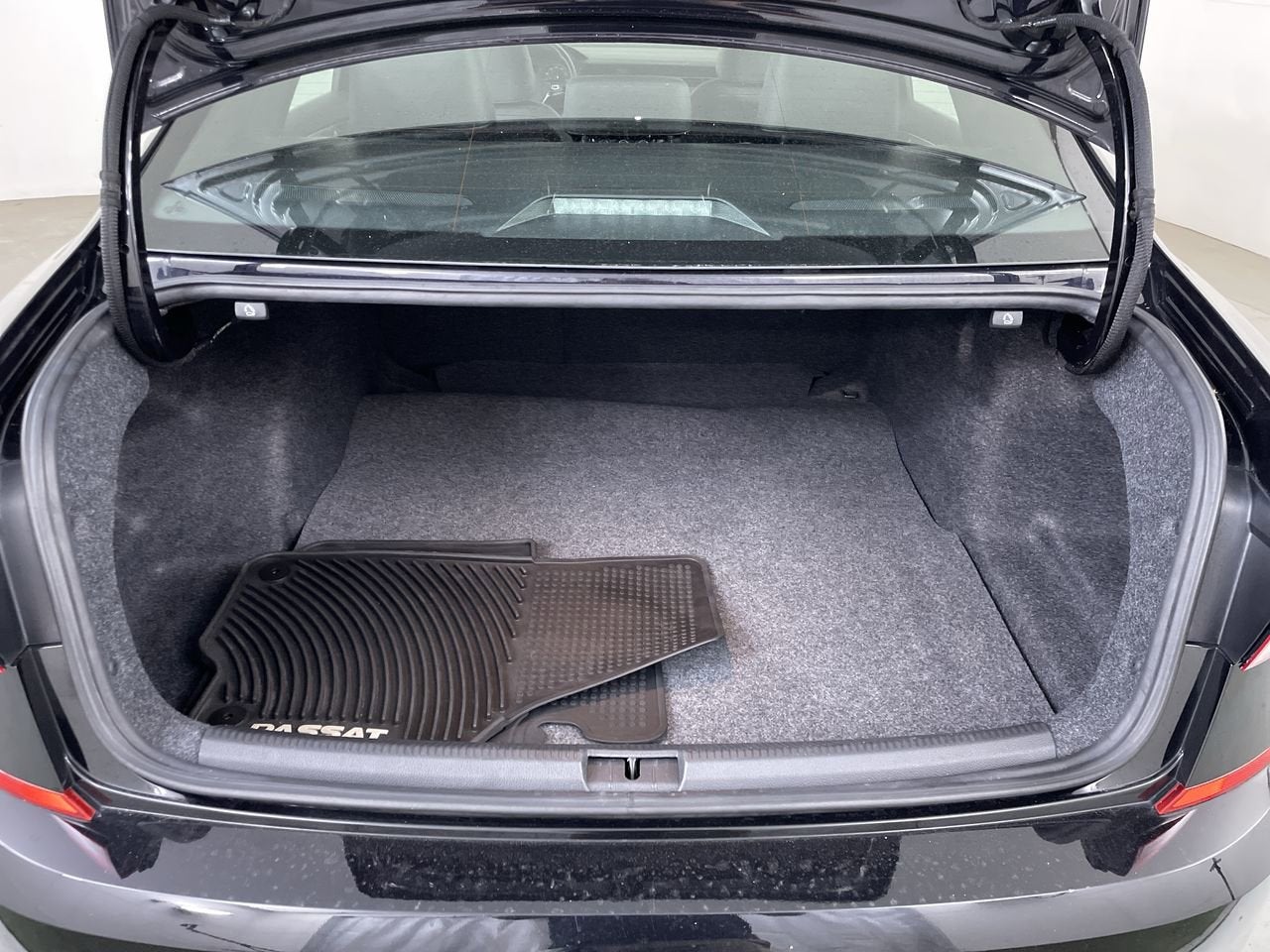 2021 Volkswagen Passat 2.0T R-Line