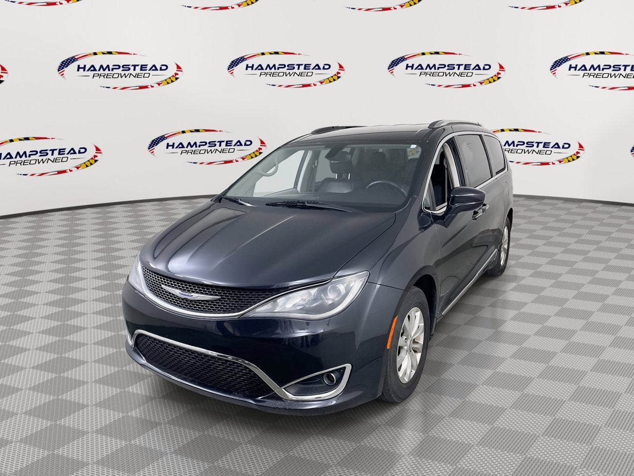 2019 Chrysler Pacifica Touring L's photo
