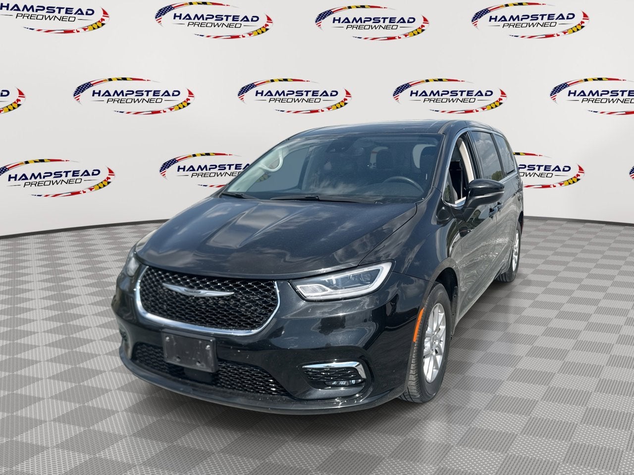 2023 Chrysler Pacifica Touring L's photo