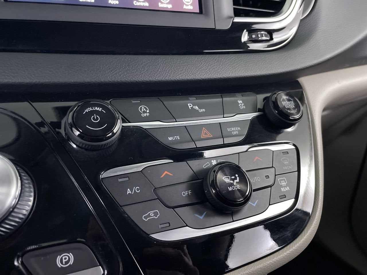 2020 Chrysler Pacifica Touring L