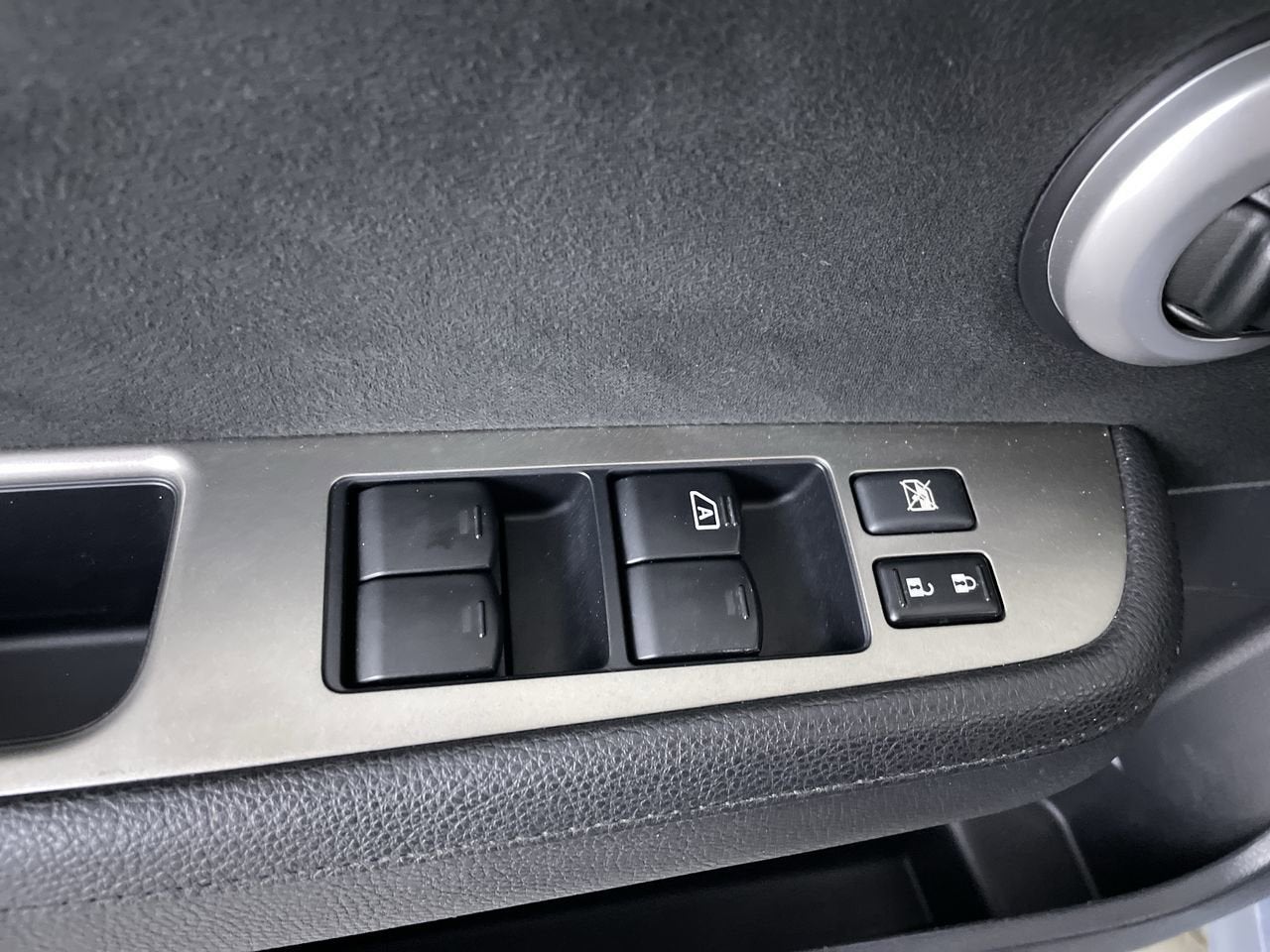 2012 Nissan Versa SL