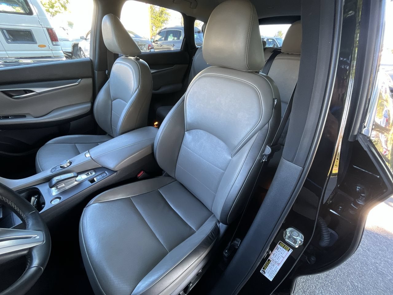 2023 INFINITI QX50 LUXE