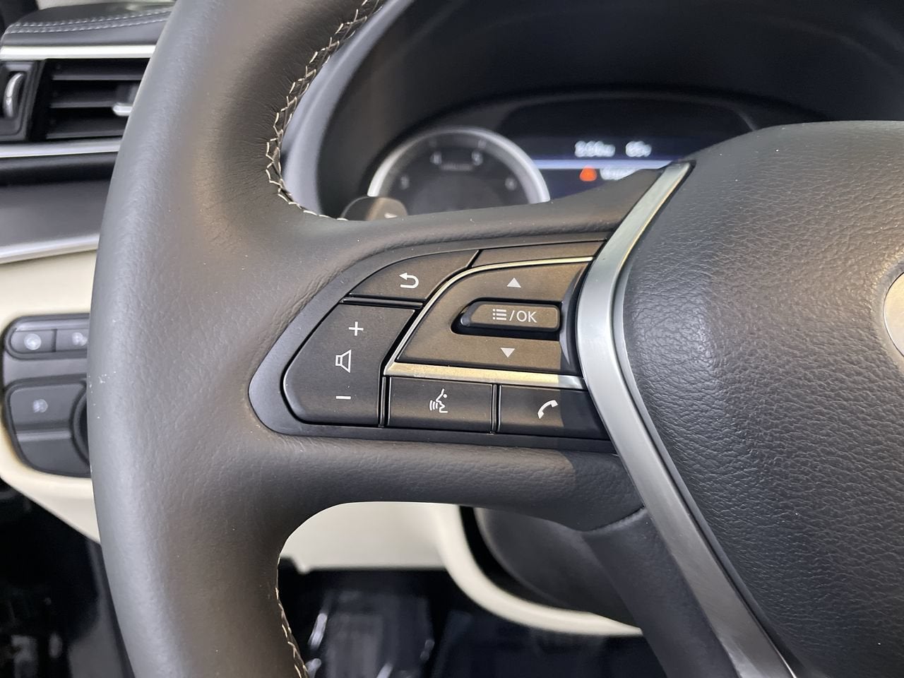2022 INFINITI QX50 LUXE