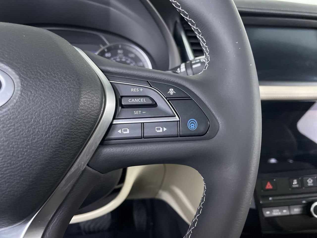 2022 INFINITI QX50 LUXE