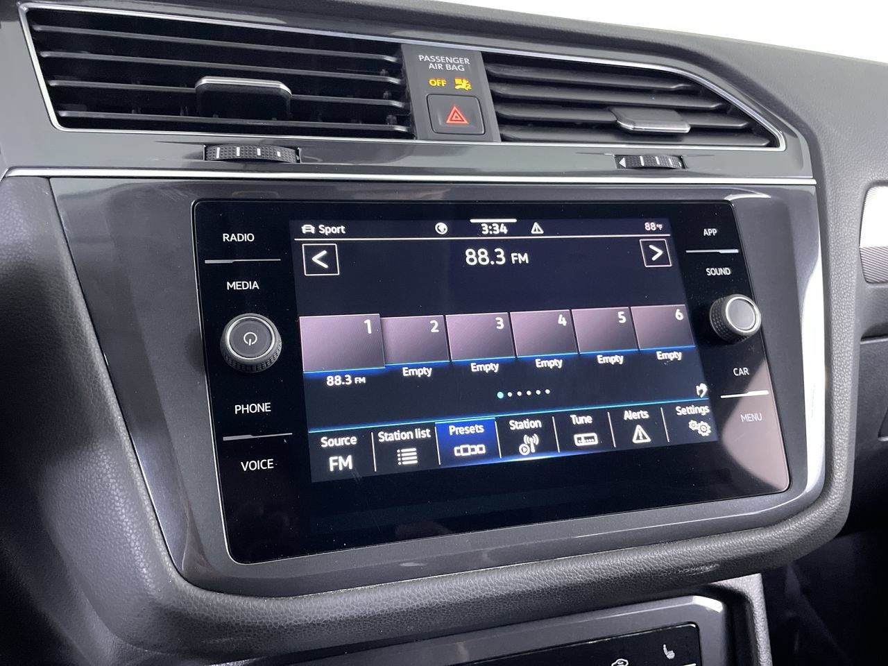 2023 Volkswagen Tiguan SE