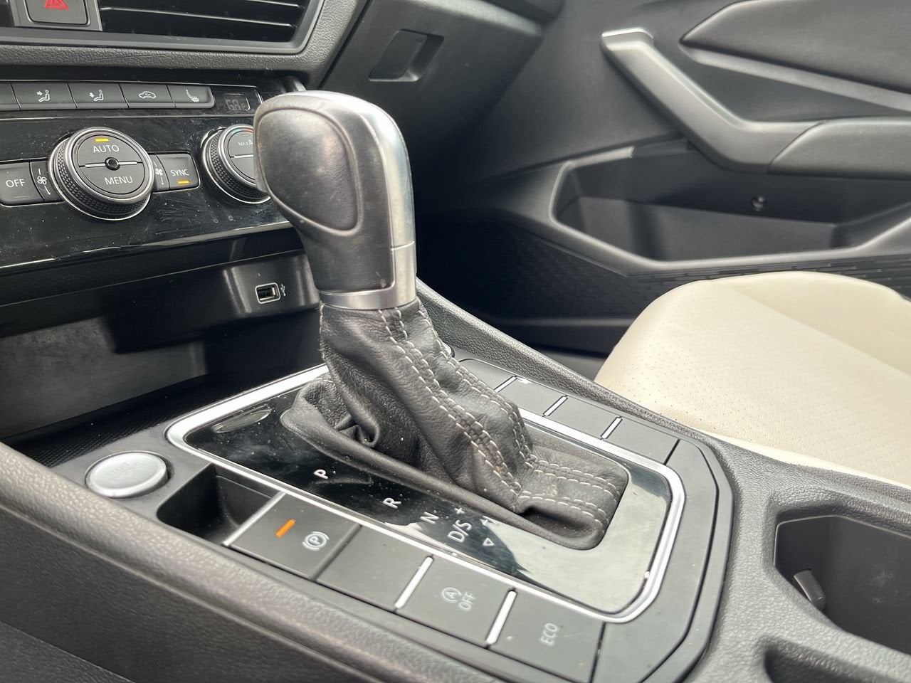 2019 Volkswagen Jetta R-Line