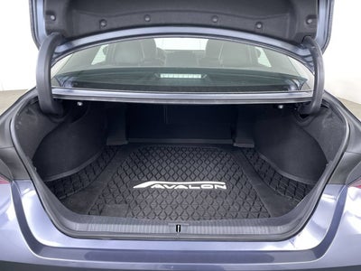 2020 Toyota Avalon XLE