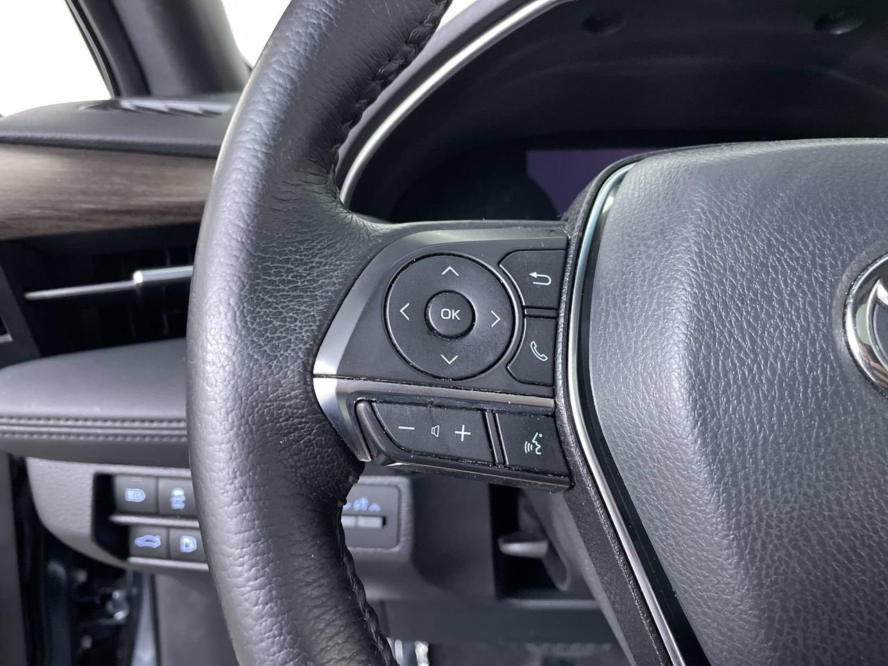 2020 Toyota Avalon XLE