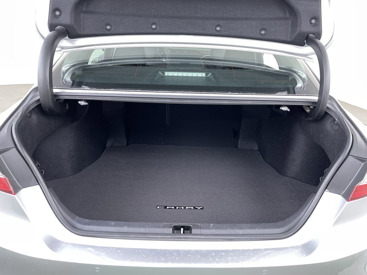 2018 Toyota Camry Hybrid Hybrid XLE