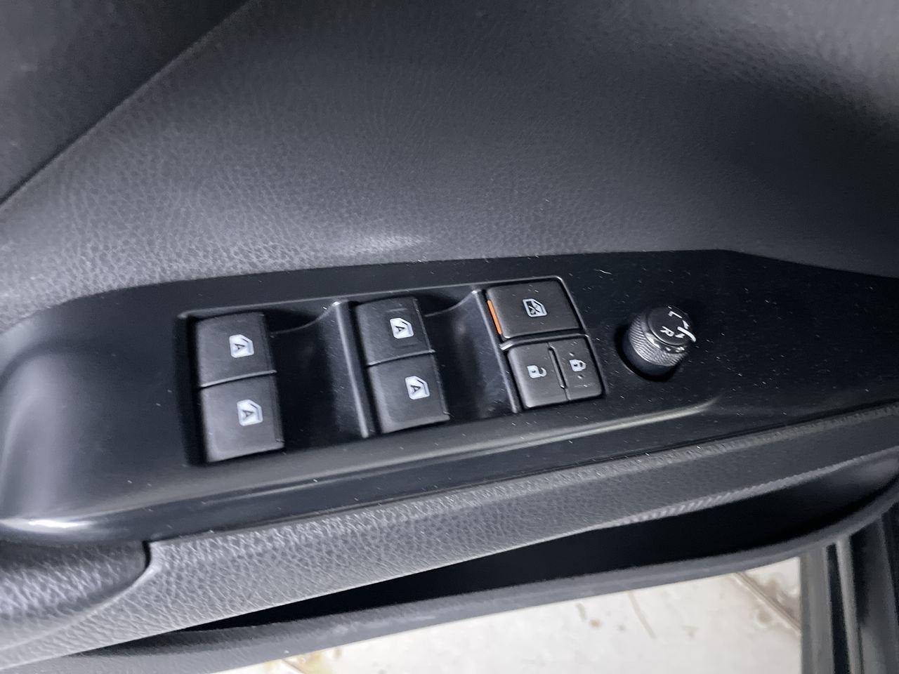 2020 Toyota Camry Hybrid Hybrid SE