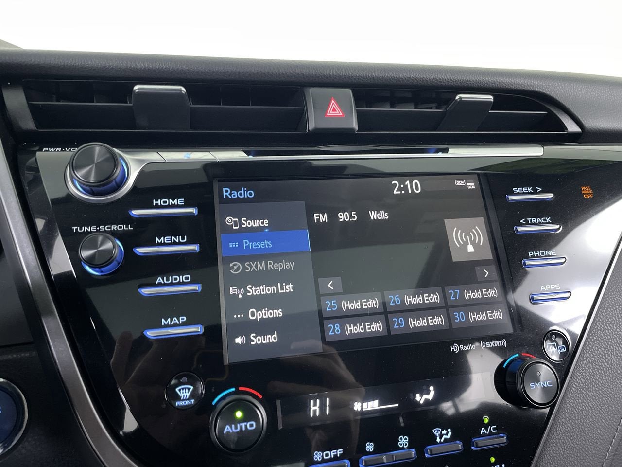 2020 Toyota Camry Hybrid Hybrid SE