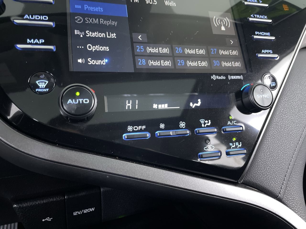 2020 Toyota Camry Hybrid Hybrid SE