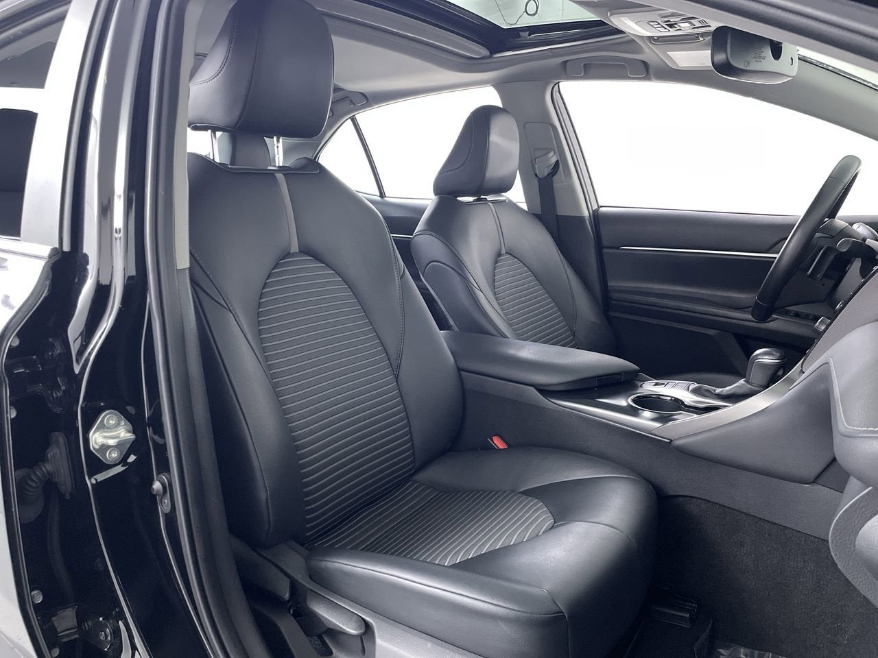 2020 Toyota Camry Hybrid Hybrid SE