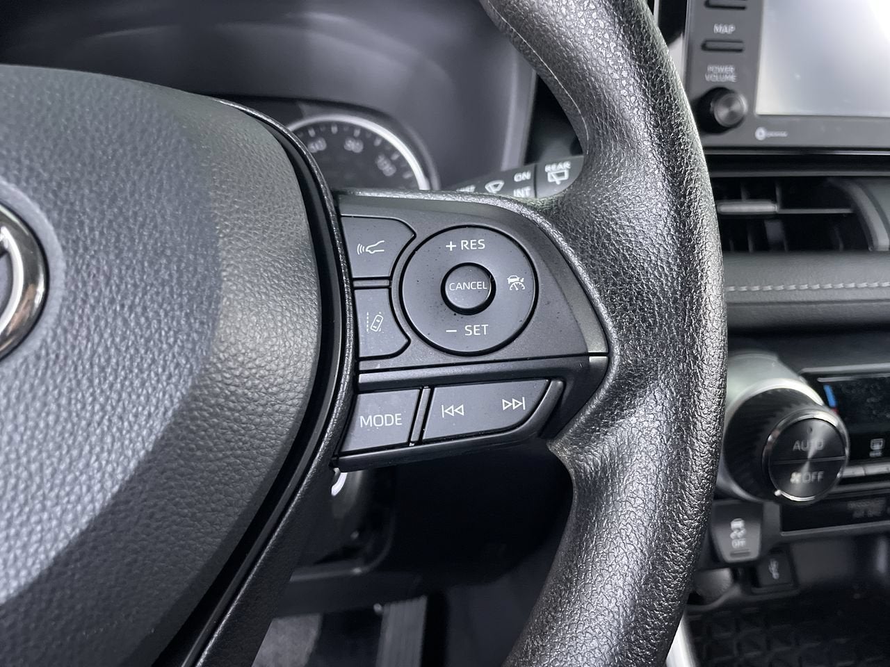 2022 Toyota RAV4 Hybrid Hybrid LE