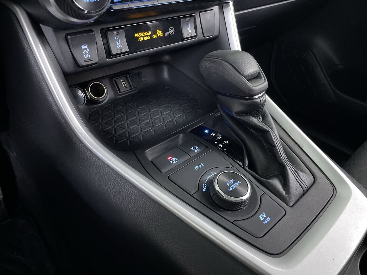 2020 Toyota RAV4 Hybrid Hybrid XLE