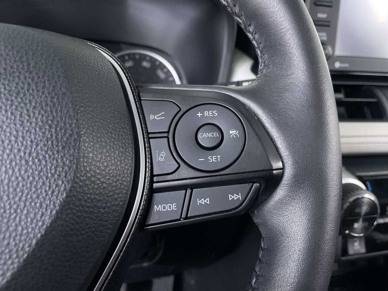 2020 Toyota RAV4 Hybrid Hybrid XLE