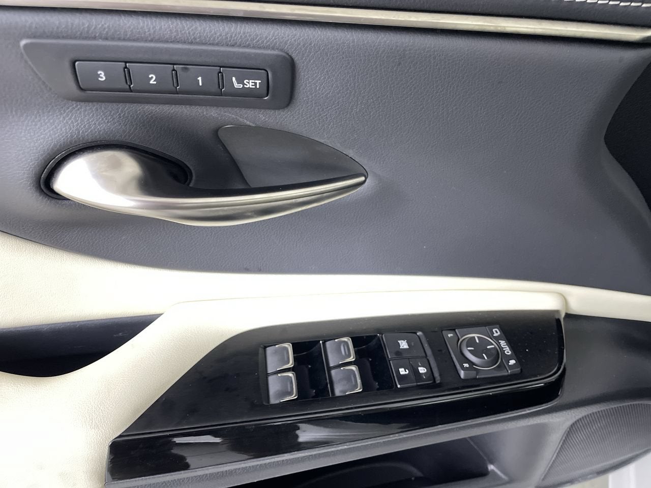 2022 Lexus ES ES 250