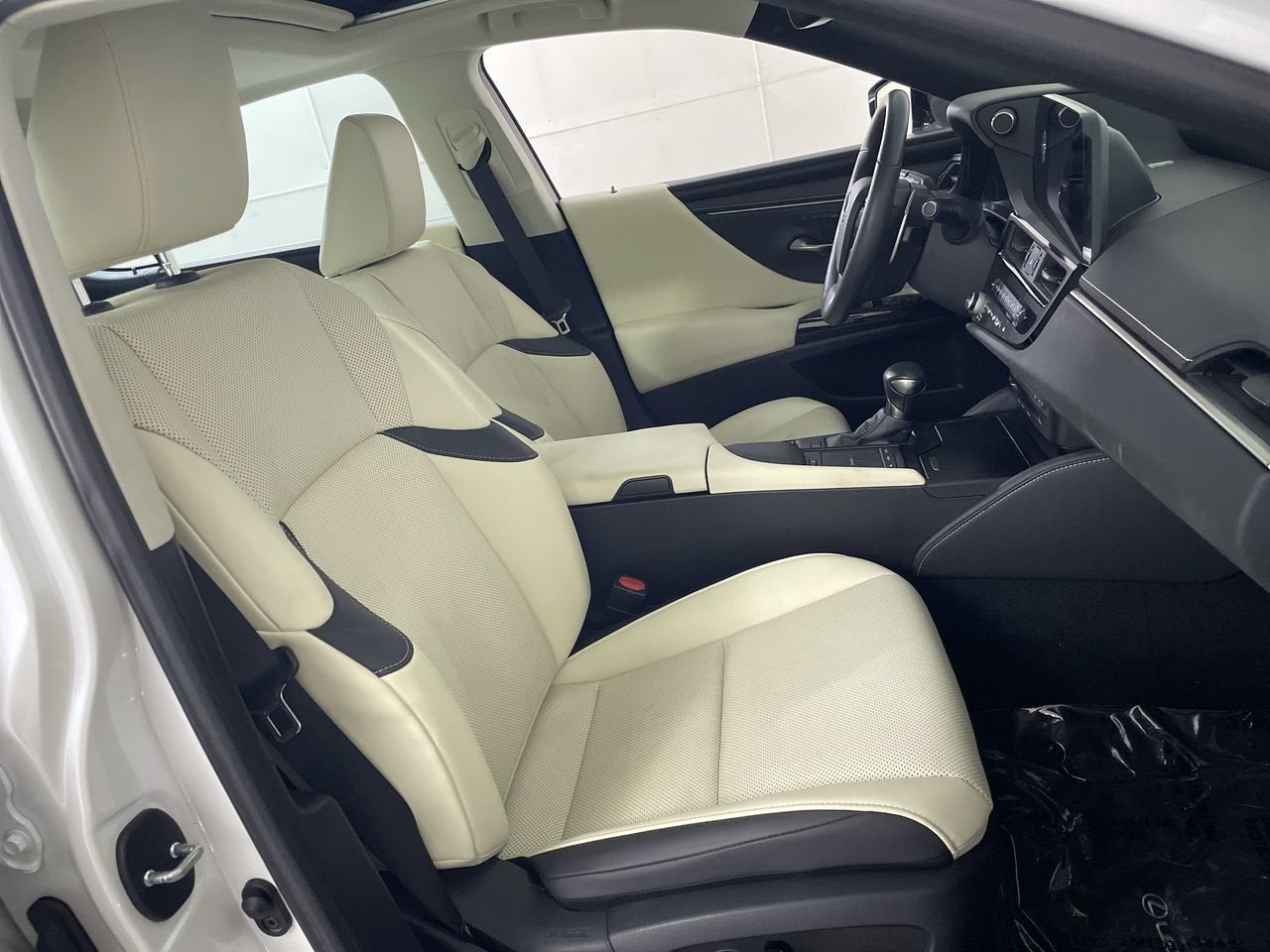 2022 Lexus ES ES 250