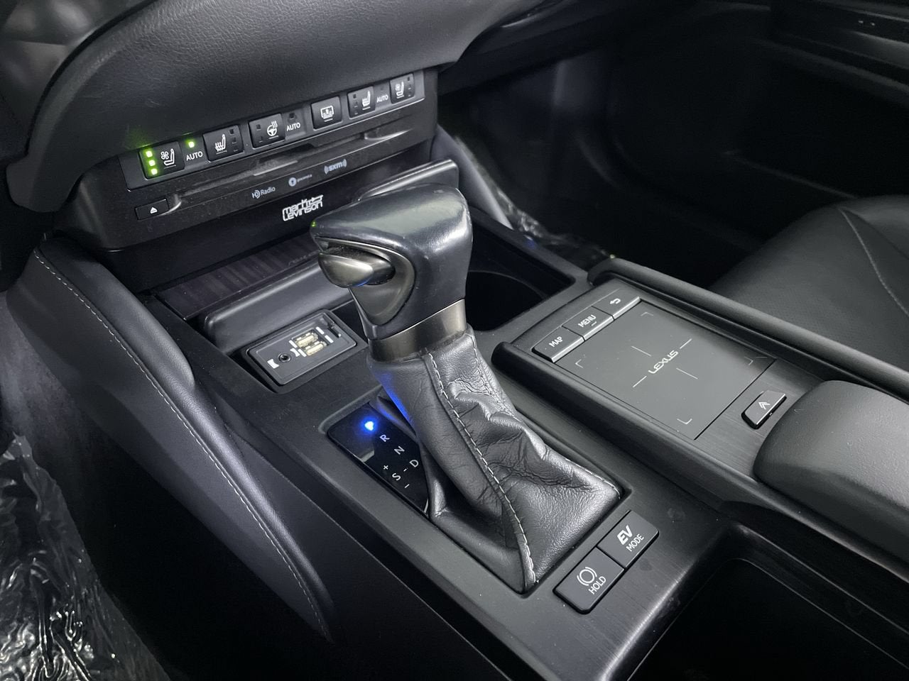 2020 Lexus ES ES 300h Ultra Luxury