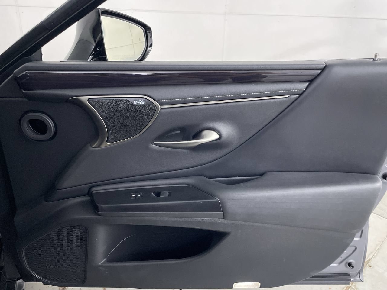 2020 Lexus ES ES 300h Ultra Luxury