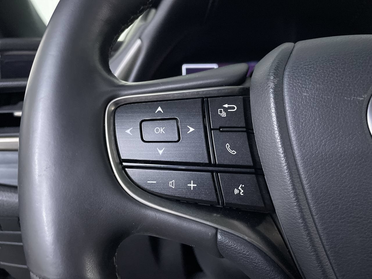 2020 Lexus ES ES 300h Ultra Luxury
