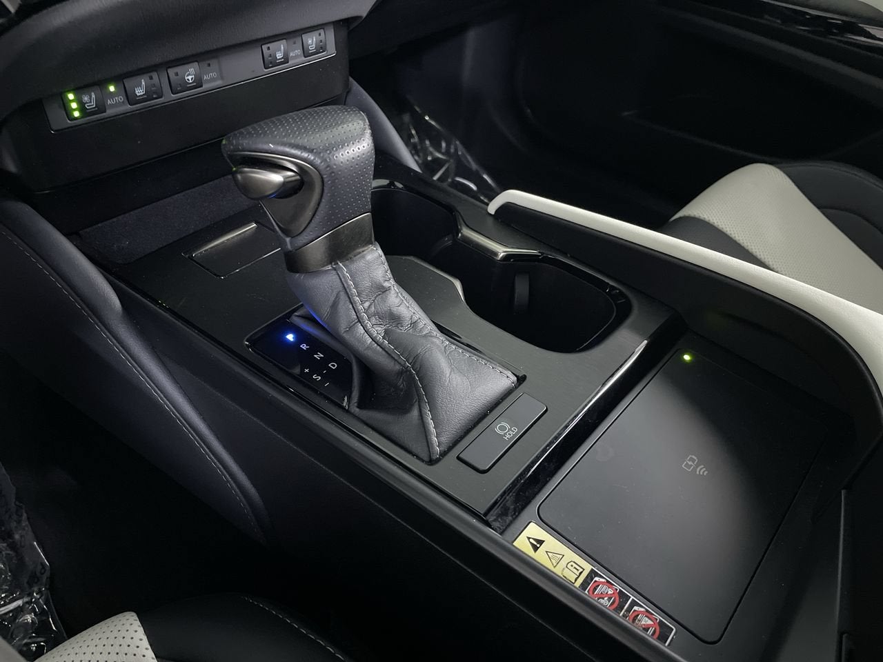 2023 Lexus ES ES 350 F SPORT Handling