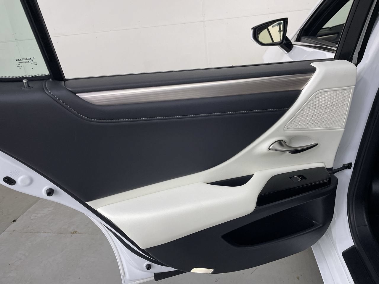 2023 Lexus ES ES 350 F SPORT Handling
