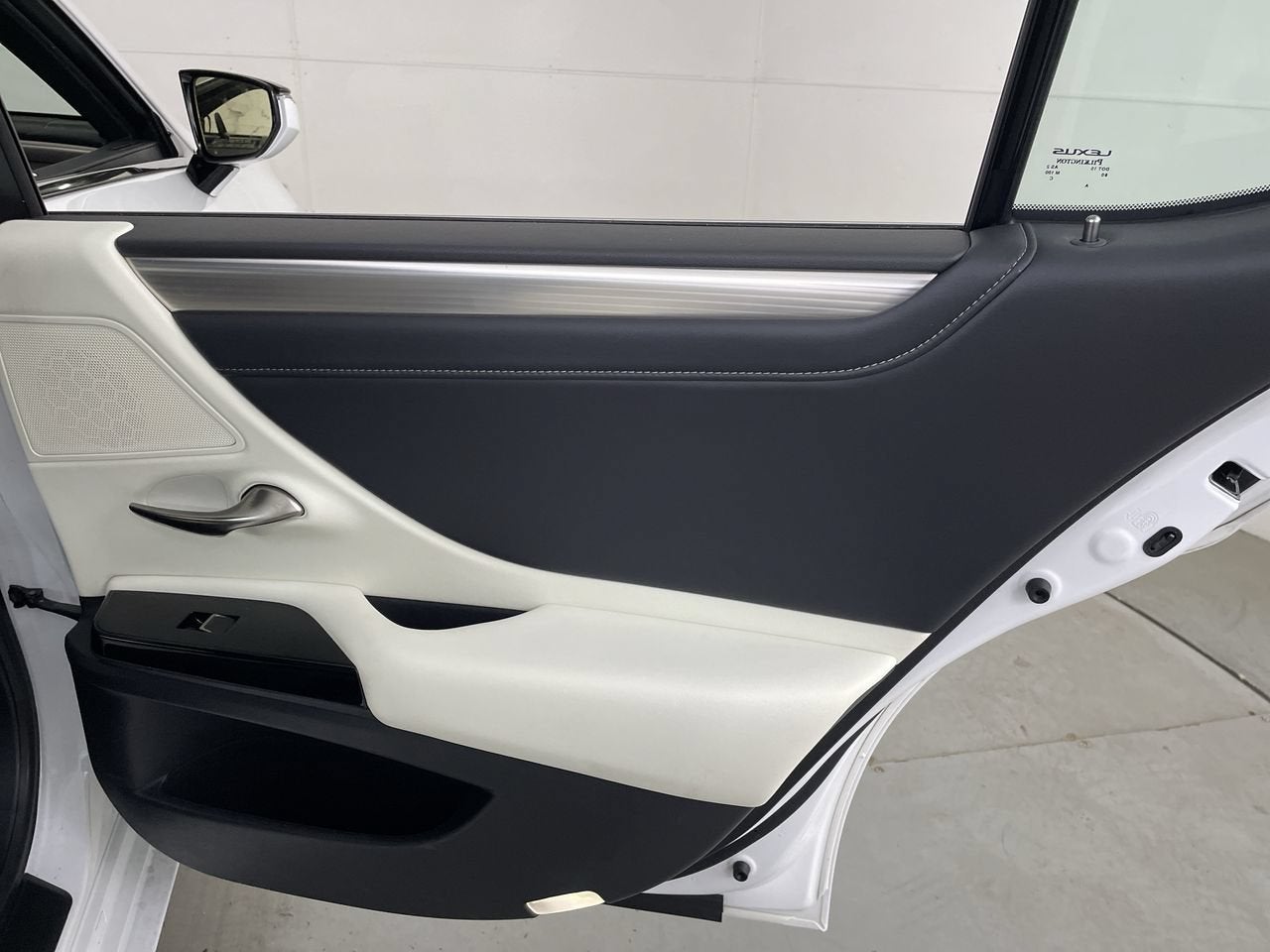 2023 Lexus ES ES 350 F SPORT Handling