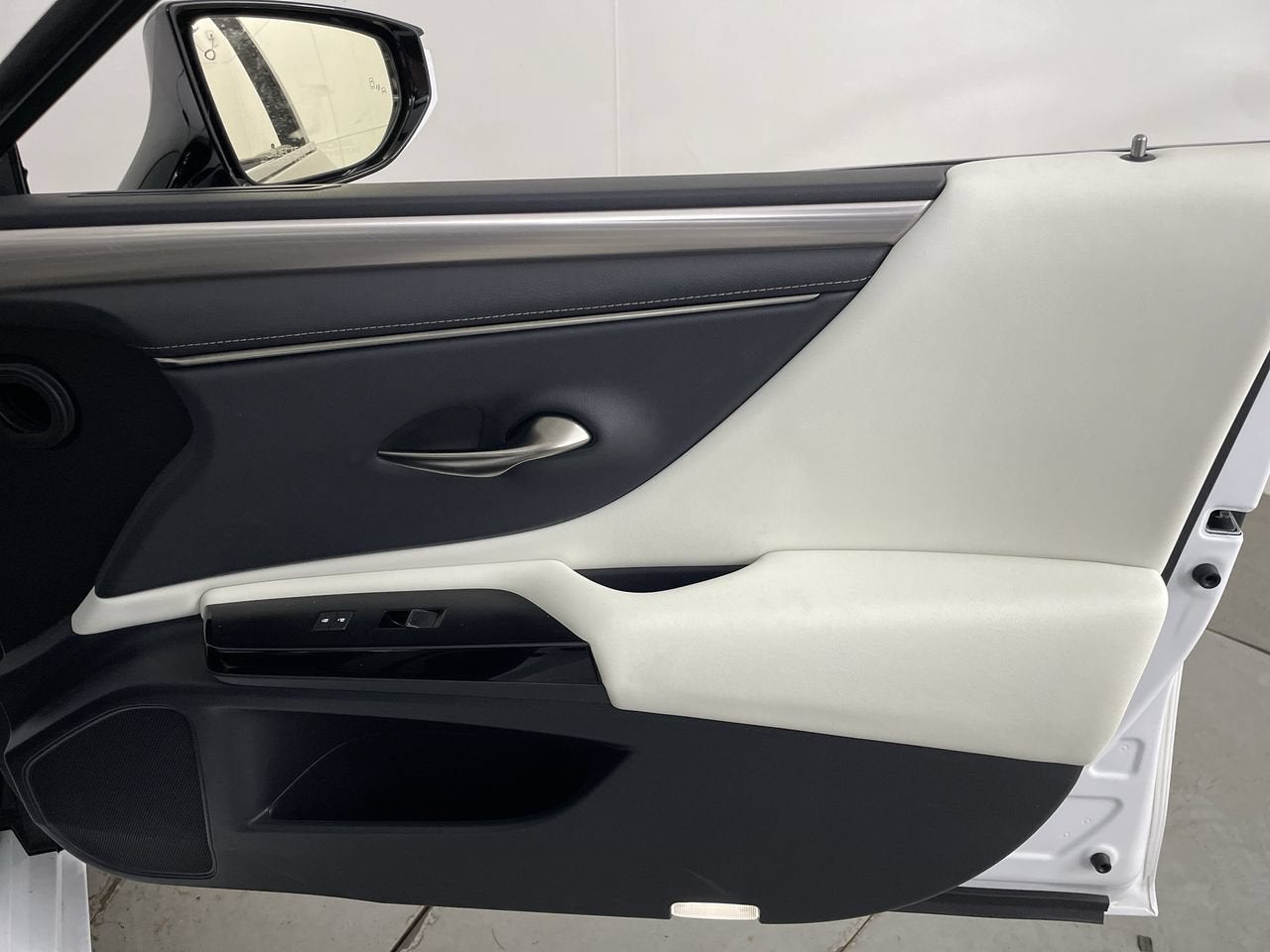 2023 Lexus ES ES 350 F SPORT Handling