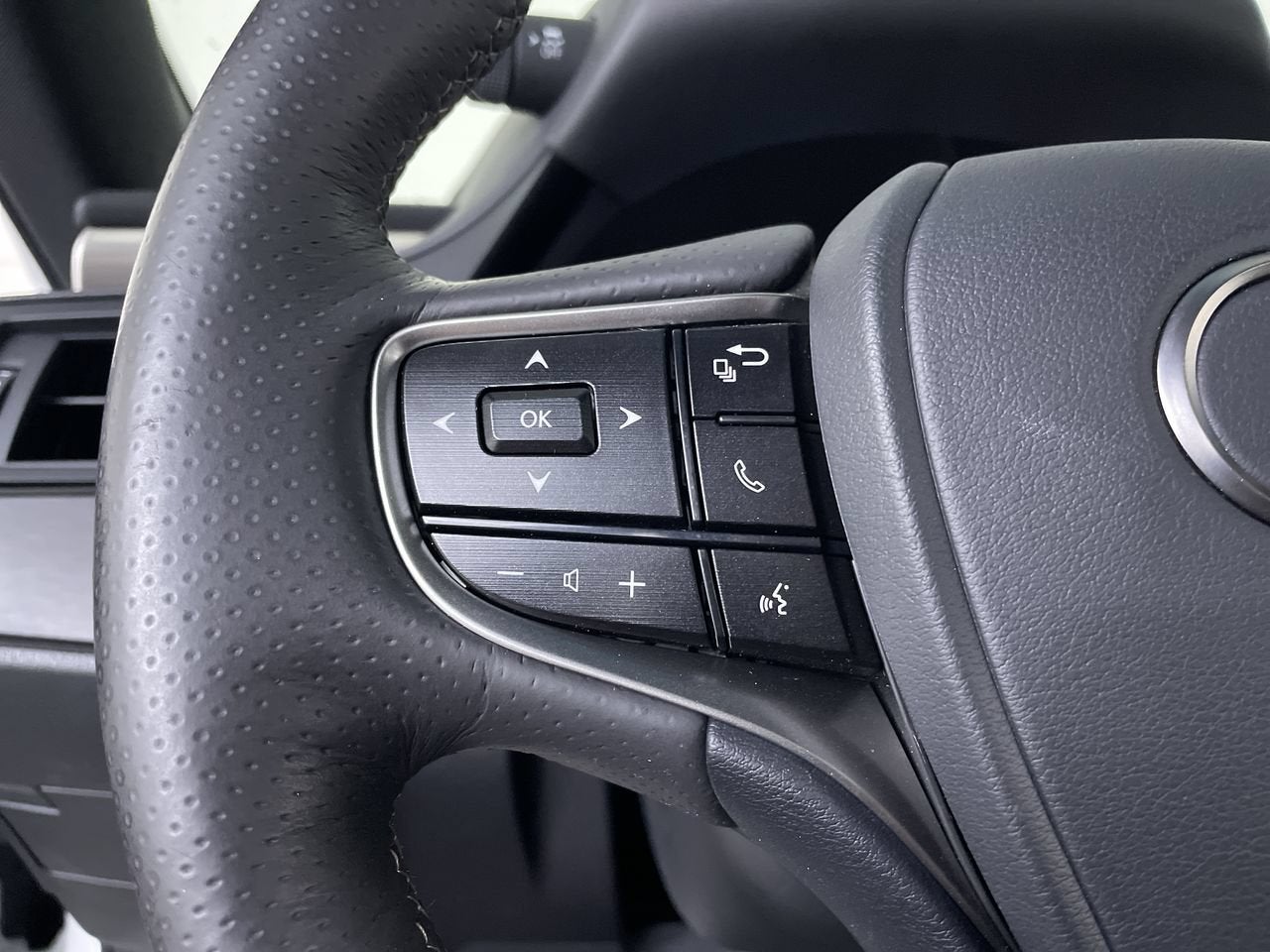 2023 Lexus ES ES 350 F SPORT Handling
