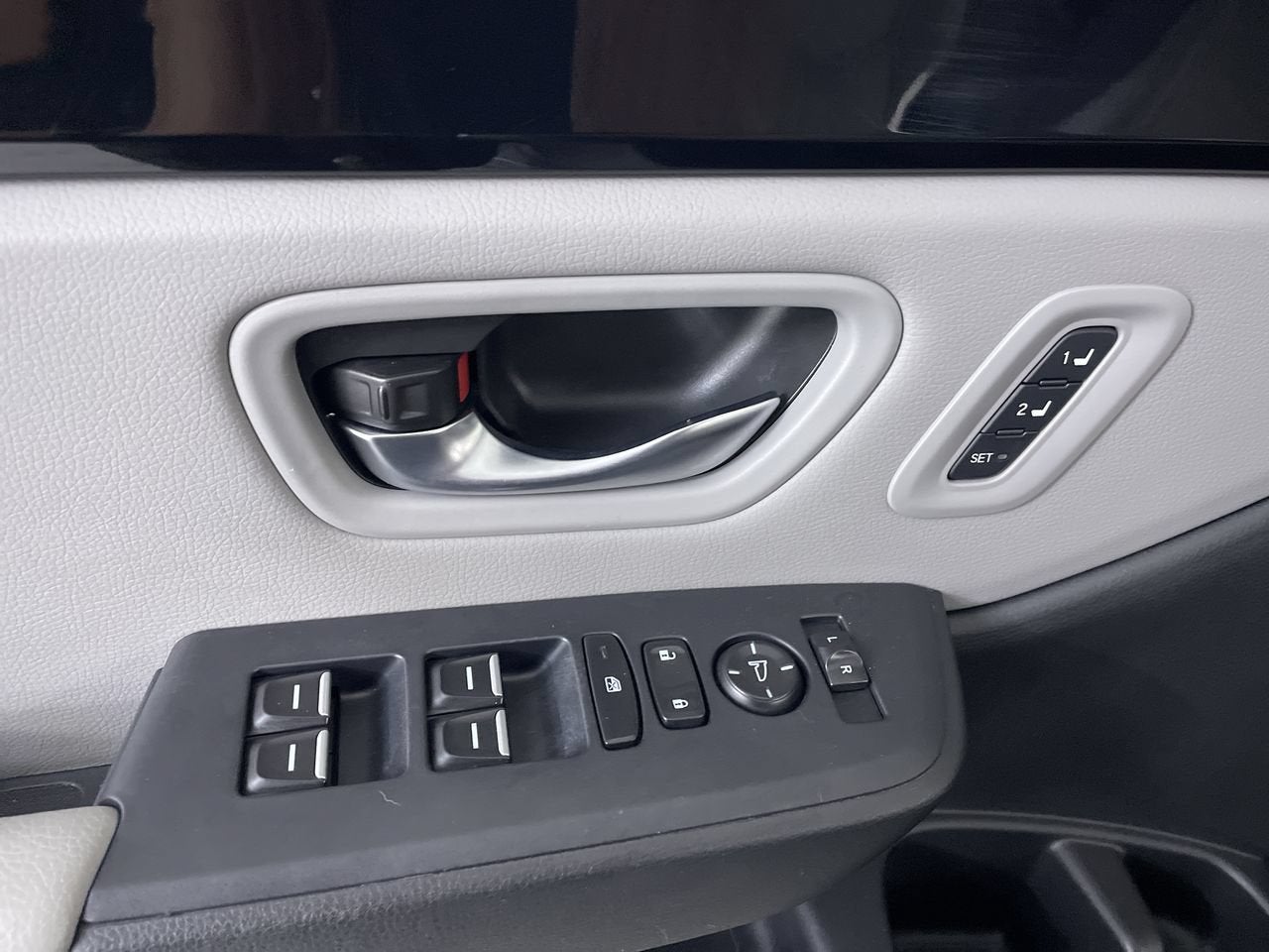 2023 Honda Pilot EX-L 8 Passenger
