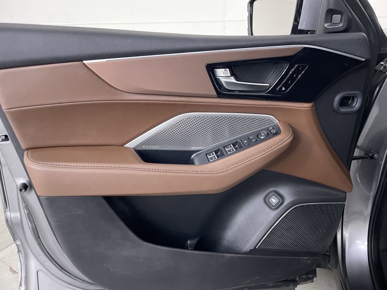 2023 Acura MDX w/Technology Package