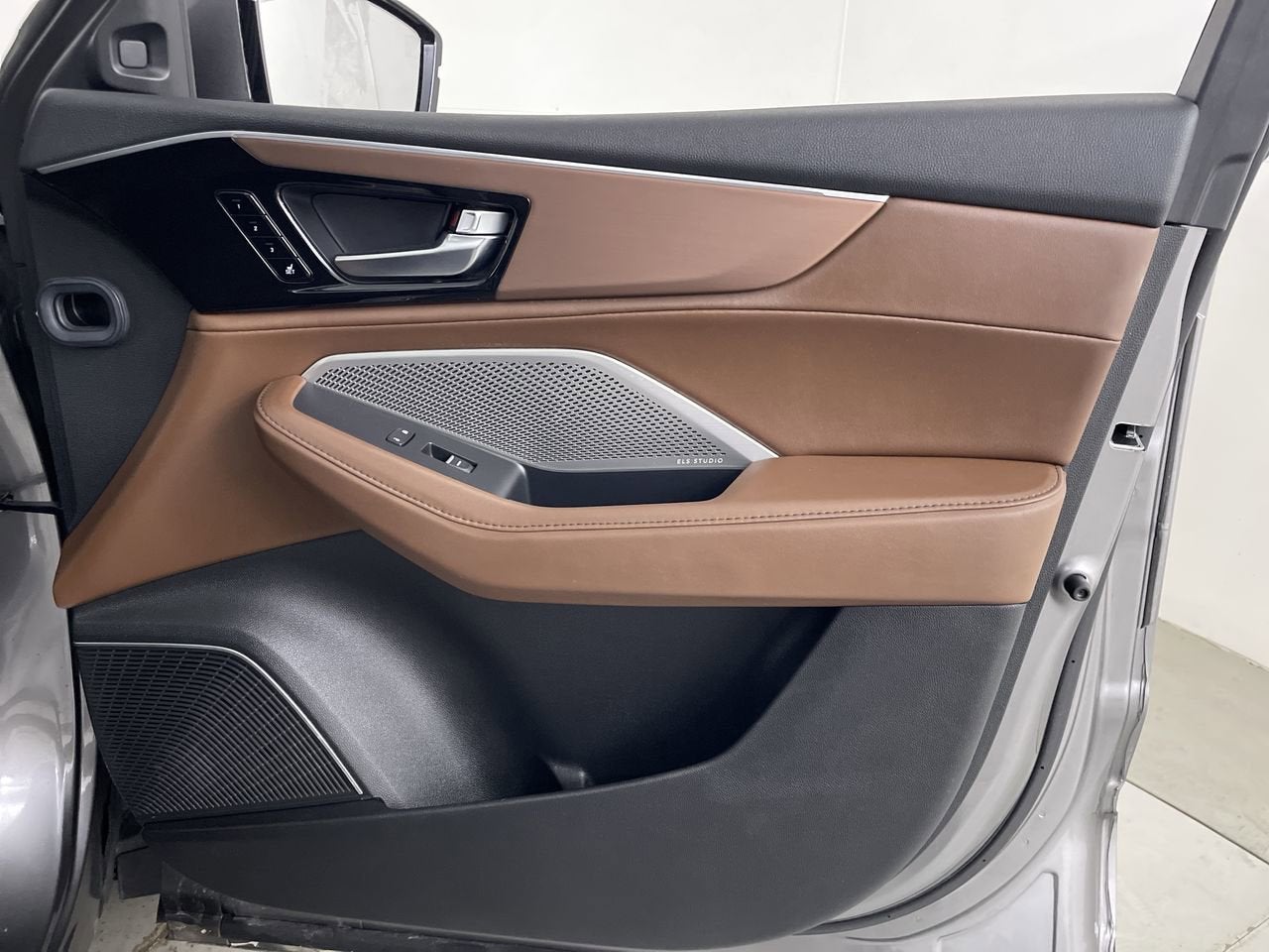 2023 Acura MDX w/Technology Package