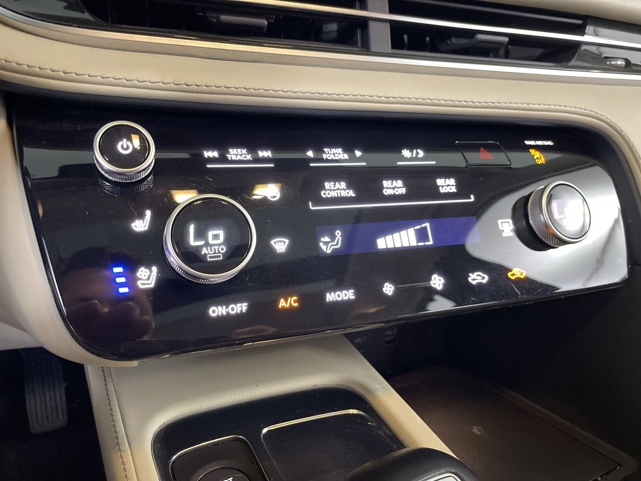 2023 INFINITI QX60 LUXE