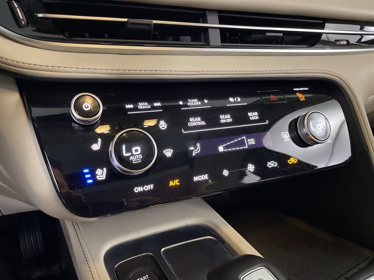 2023 INFINITI QX60 LUXE
