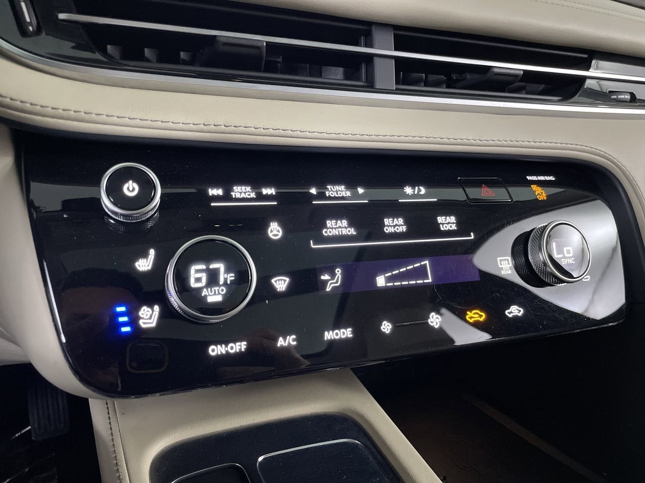 2023 INFINITI QX60 LUXE