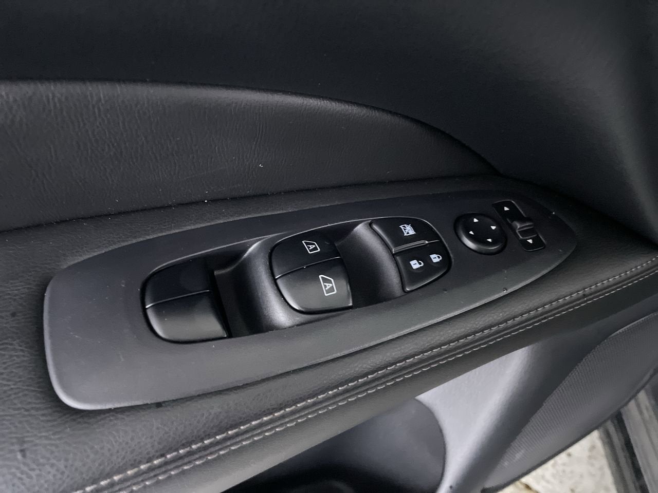 2018 Nissan Pathfinder SV