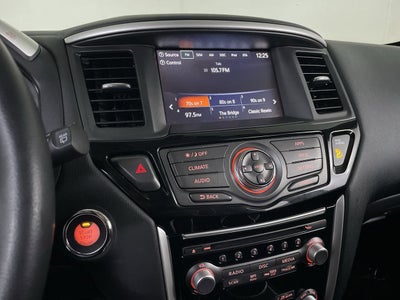 2018 Nissan Pathfinder SV